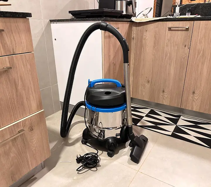 Ramtons Wet And Dry Vacuum Cleaner – RM/553 thumbnail 2